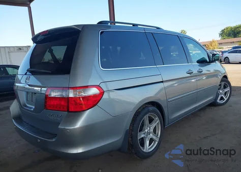 2005 Honda Odyssey Touring z USA, uszkodzony, nr VIN 5FNRL38855B015693